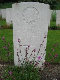 Etaples Military Cemetery - Montgomery, R C